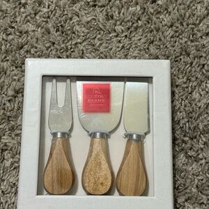 Hickory Farms Cheese Knife Set with Wooden Handles